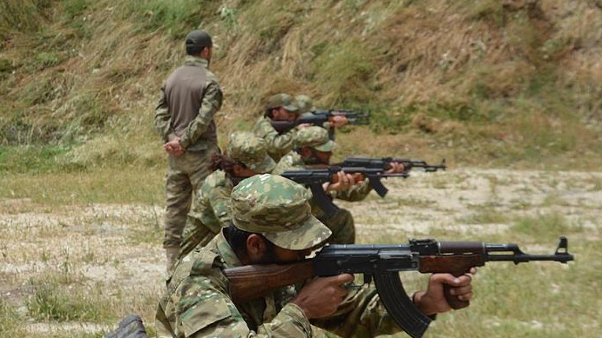 El Ejército de Siria Libre se entrena por las FAS turcas