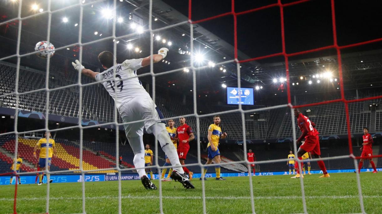 بازیهای برگشت مرحله پلی‌آف لیگ قهرمانان اروپا پایان یافت