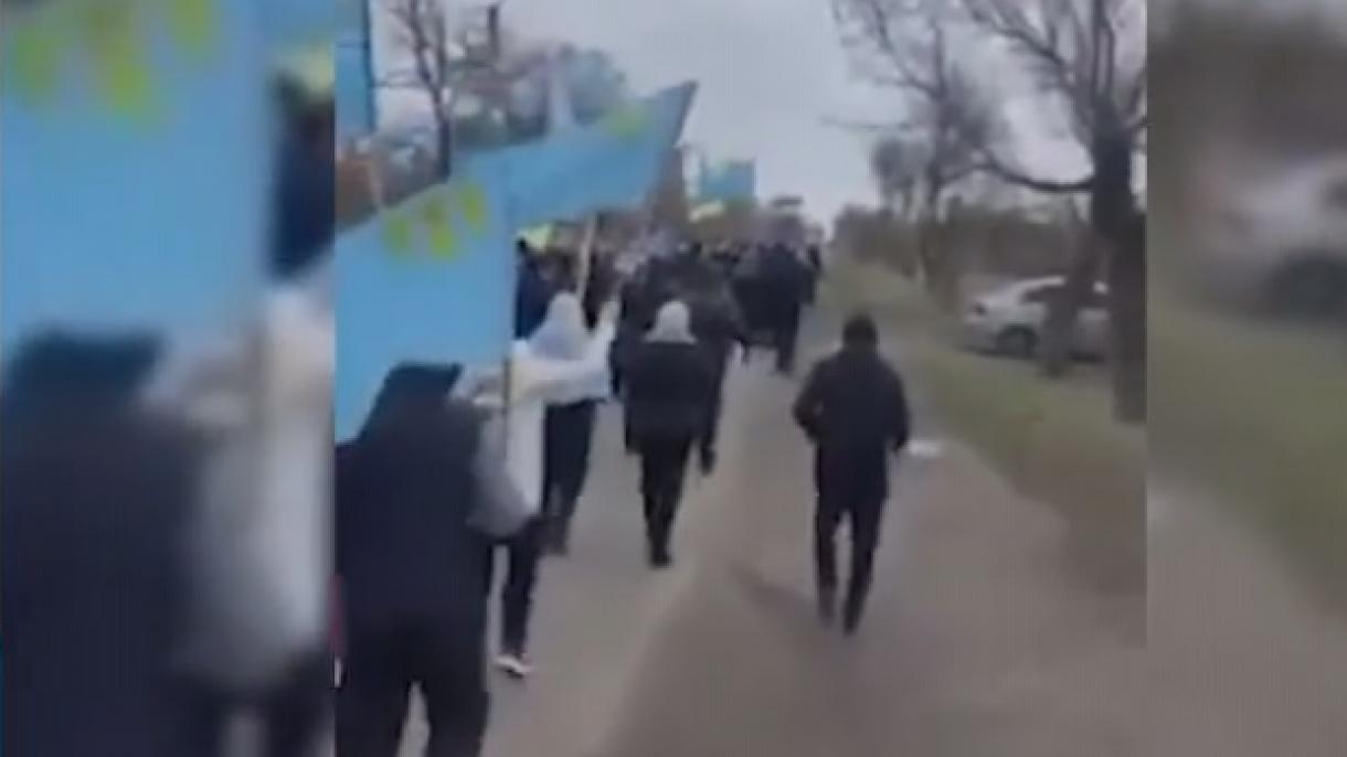 克里米亚鞑靼人举行集会支持乌克兰