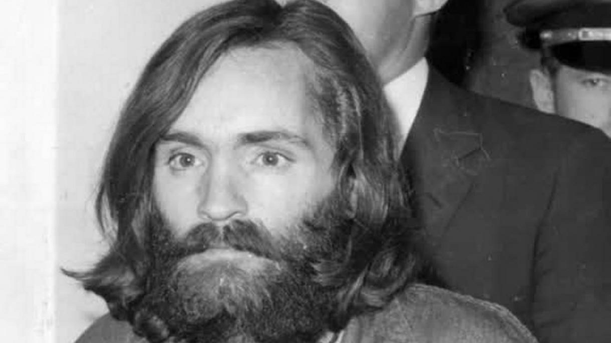 l serial killer americano Charles Manson è morto a 83 anni.