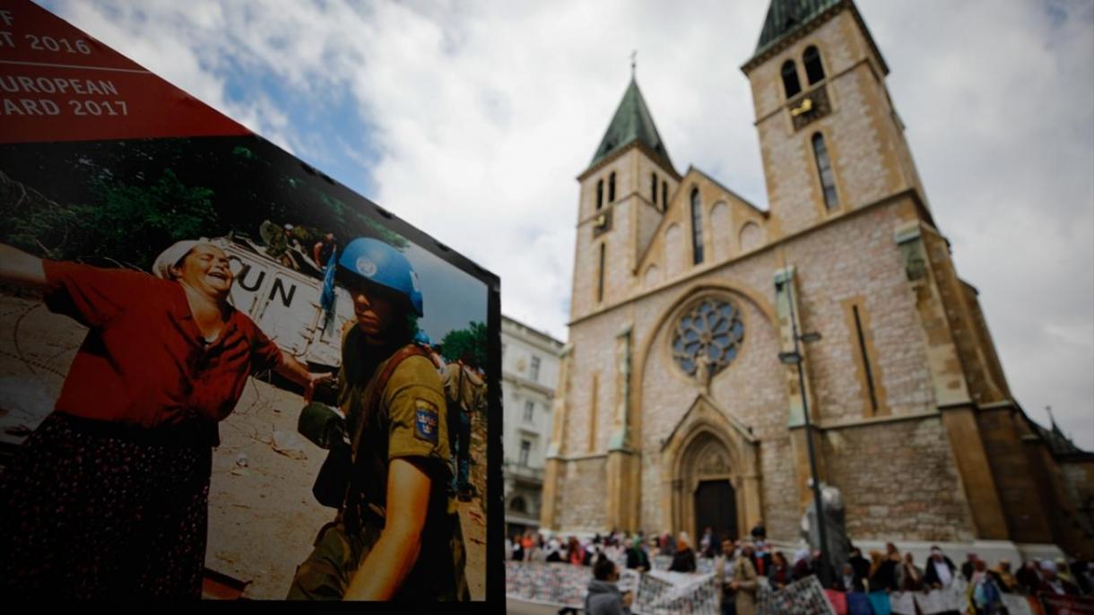 Saraybosna'da Srebrenitsa Soykırımı kurbanları5.jpg