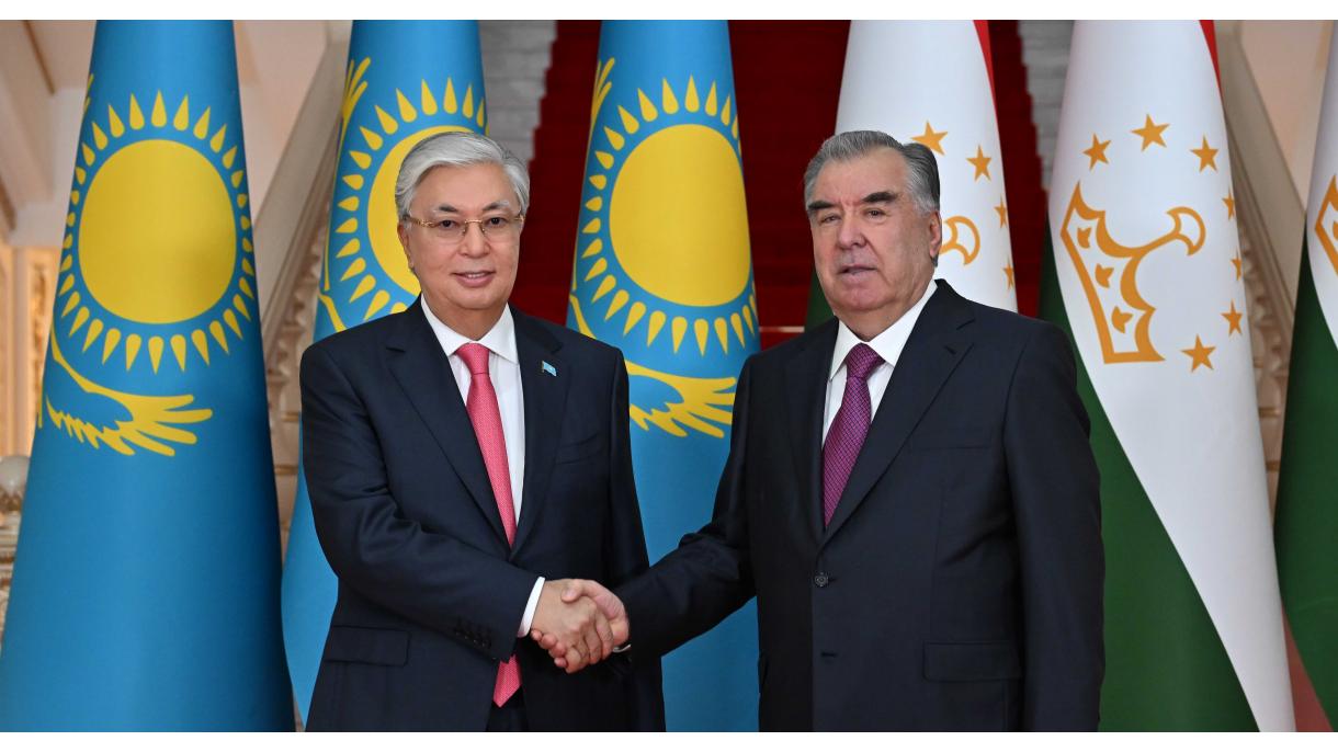 Tokayev Rahman Tacikistan Kazakistan.jpg