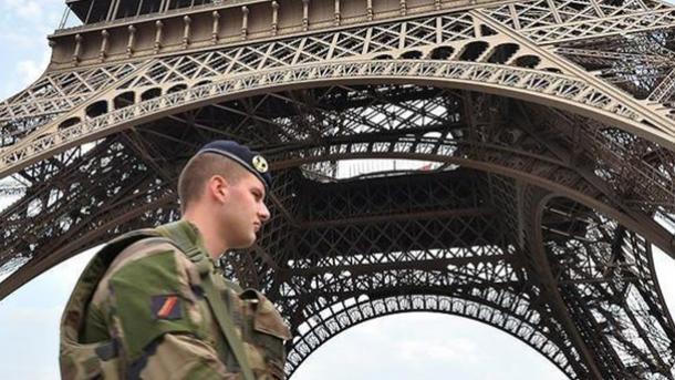 فرانس:ہنگامی حالت کے نفاذ میں توسیع