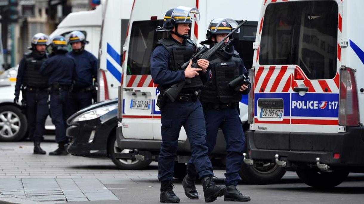 پیرس: عمارت سے بم بنانے والا سامان برآمد ،5 مشتبہ افراد گرفتار
