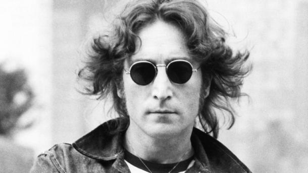 “Beatles" musiqiy guruhining vokalchisi John Lennonga tegishli bir tutam soch 35000 dollarga sotildi