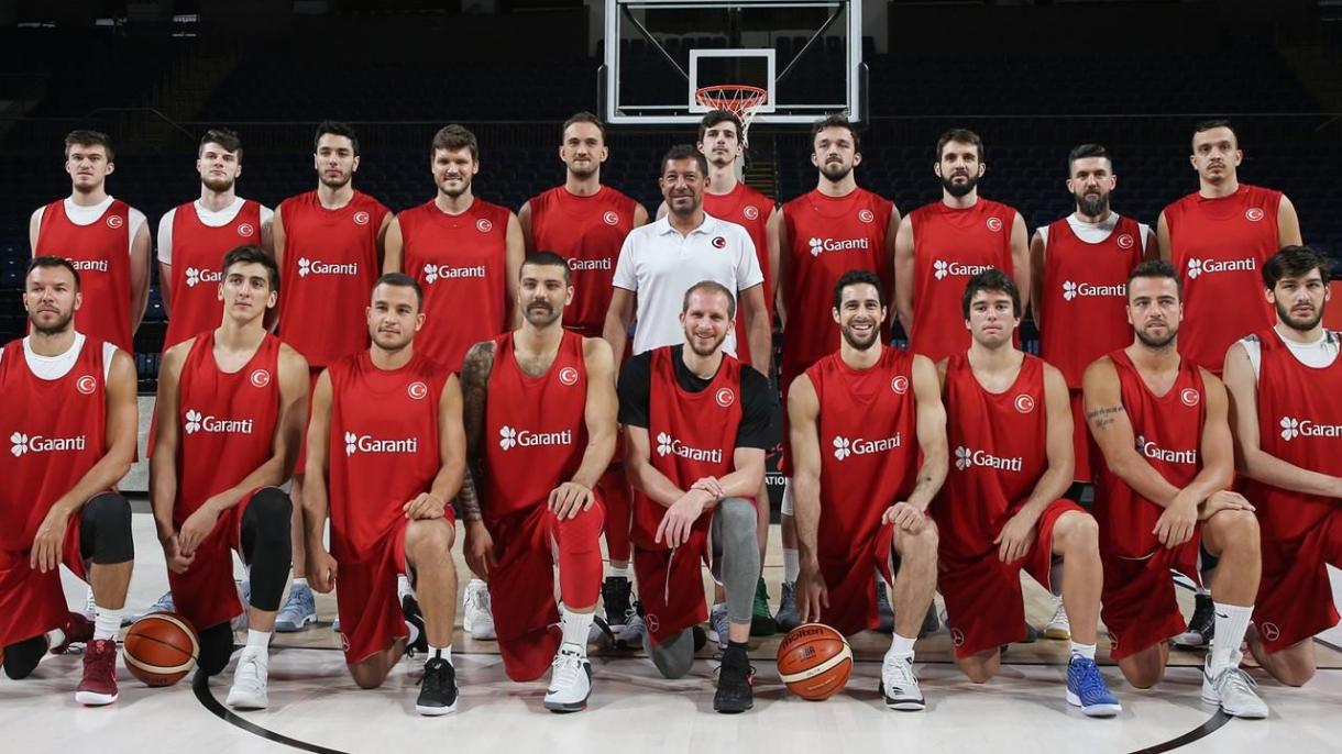 مسابقه تیم ملی بسکتبال ترکیه و اسپانیا