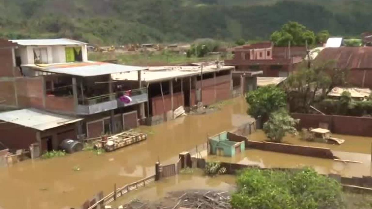 玻利维亚暴雨引发洪水：52人死