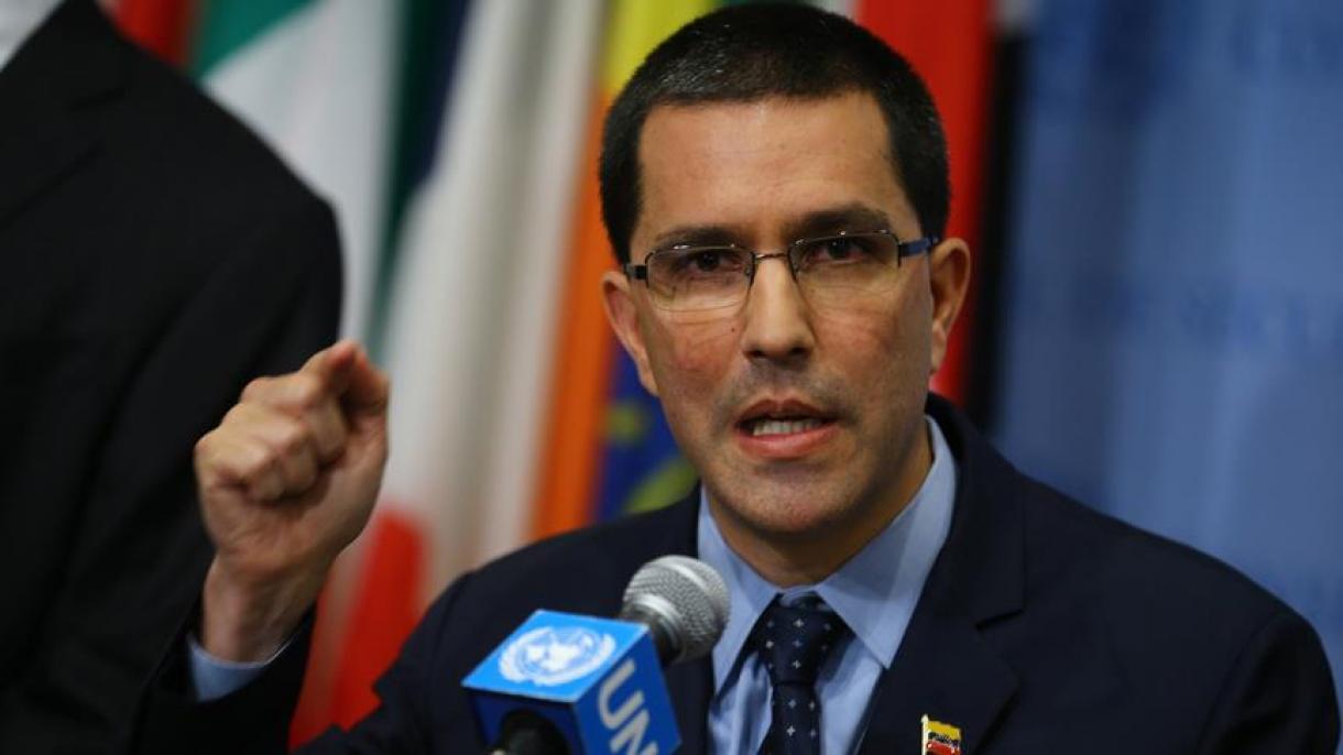 O chanceler venezuelano Arreaza recebeu uma representante especial da UE