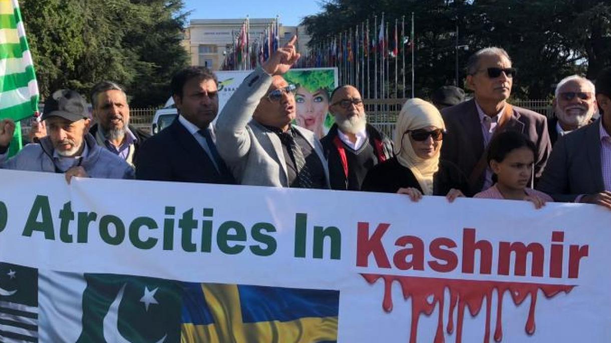 Defensores de derechos humanos protestan por Jammu y Cachemira frente a la oficina de la ONU