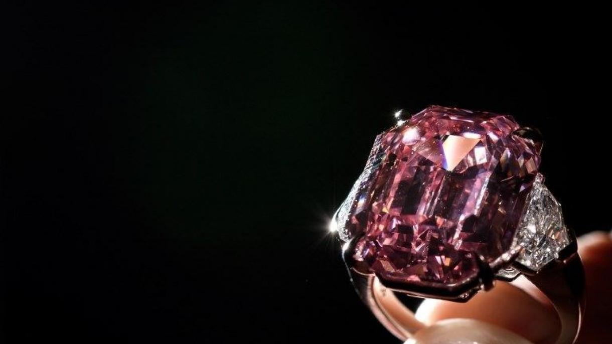 El diamante “The Pink Legacy” se vende por un precio récord