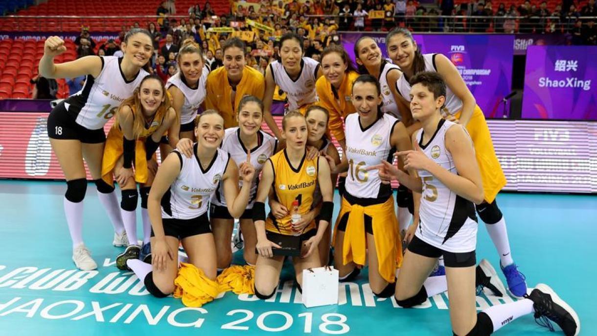 Fivb世界クラブ女子バレー トルコのワクフバンクが決勝進出