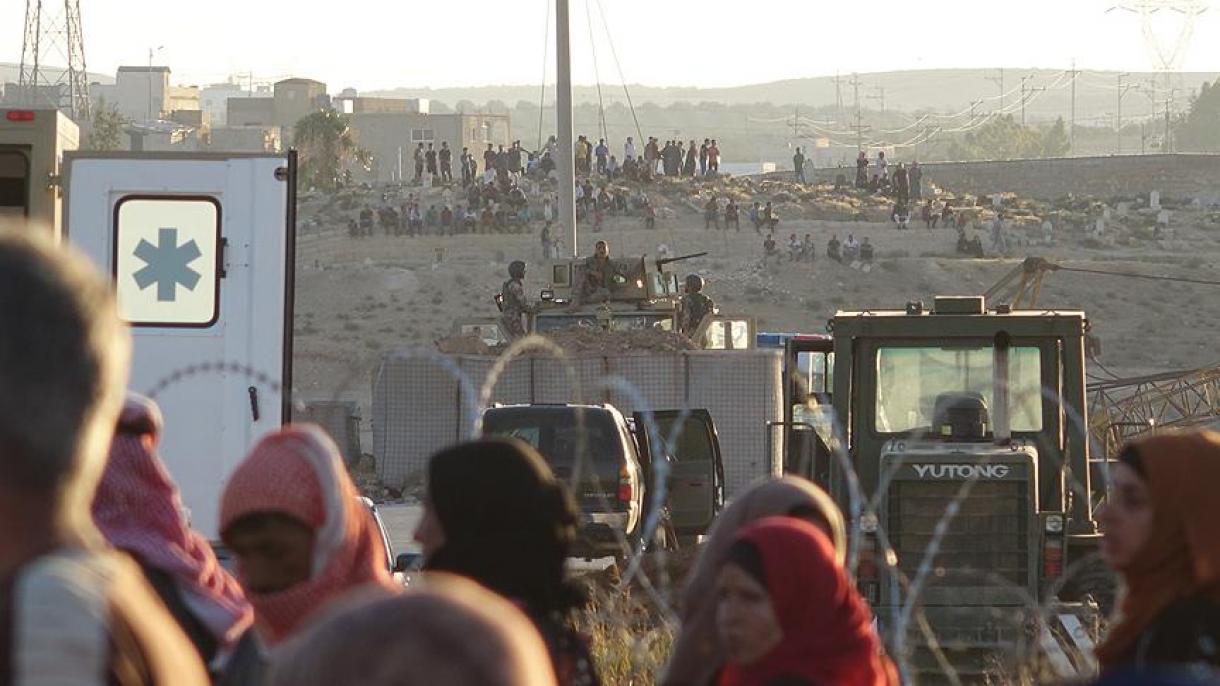 Много бежанци се струпаха на границата с Йордания...