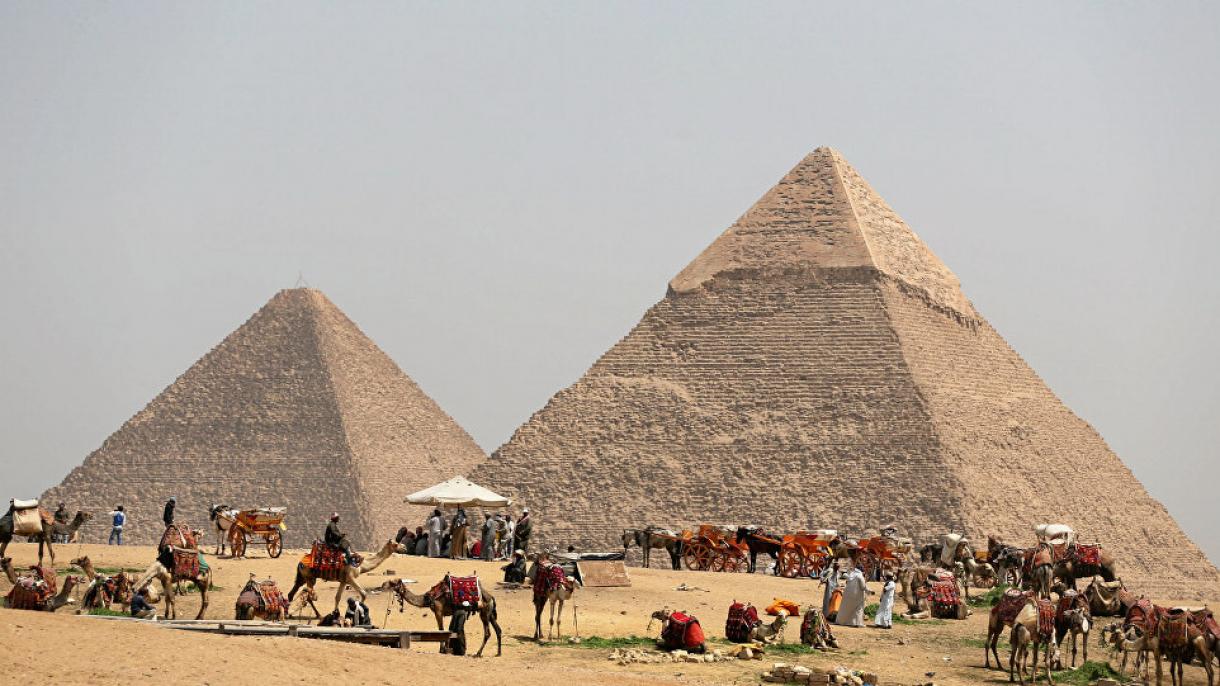 Египеттин Александрия шаарында сырдуу кара саркофаг табылды