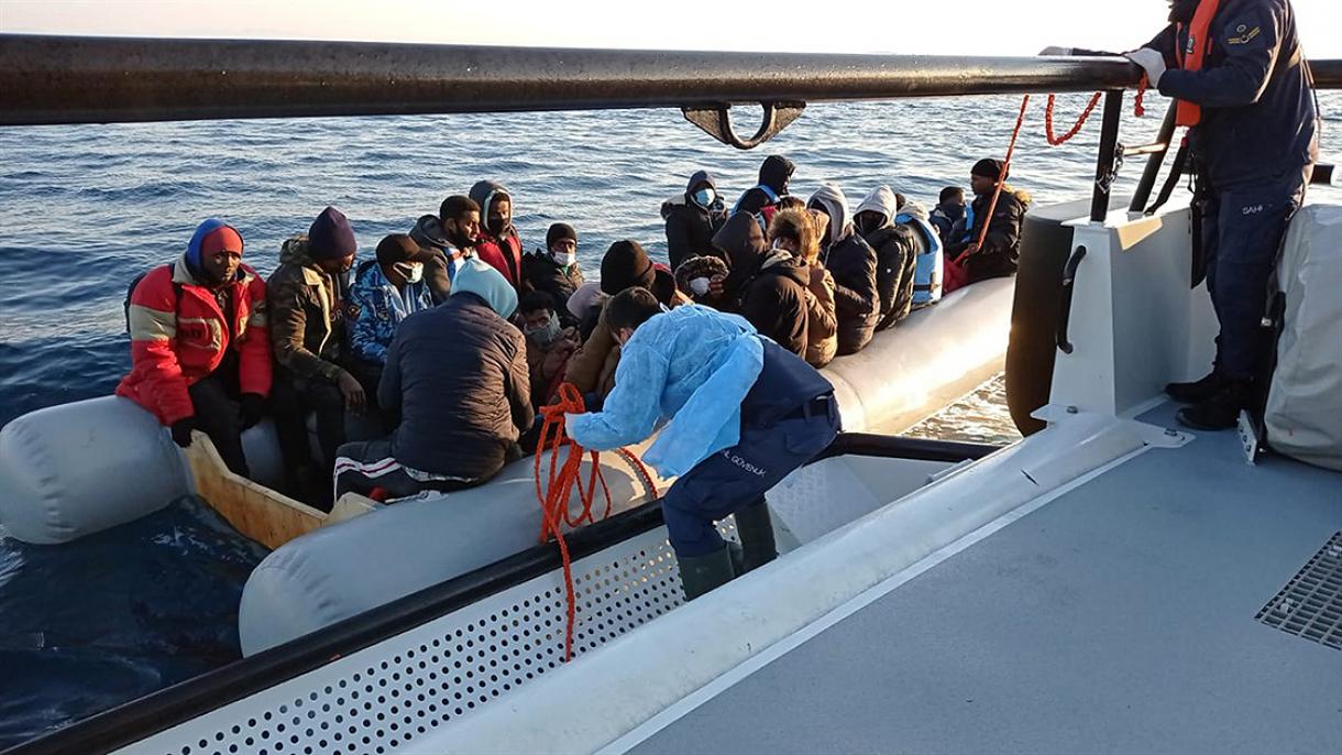 Resgate dos refugiados que foram devolvidos às águas territoriais turcas