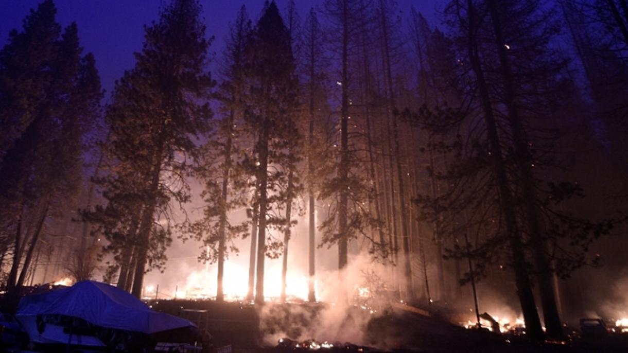 Még mindig pusztít a tűz Kaliforniában