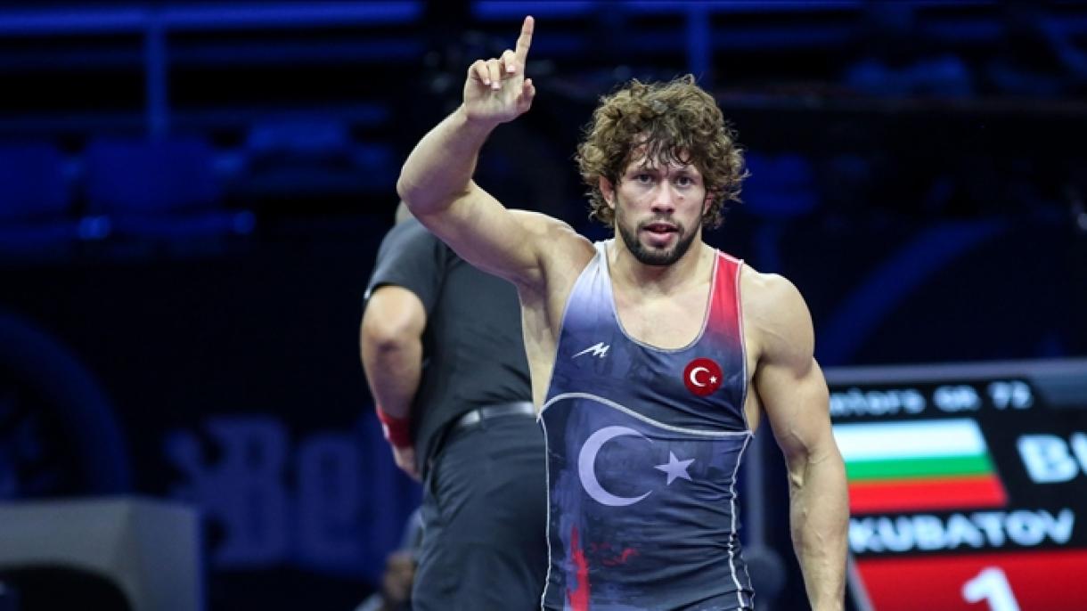 Selçuk Can ganó la medalla de bronce en el Campeonato Mundial de Lucha Libre