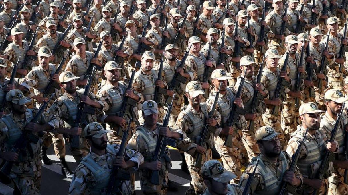 مراسم گرامیداشت چهلمین سالروز ارتش در ایران برگزار شد