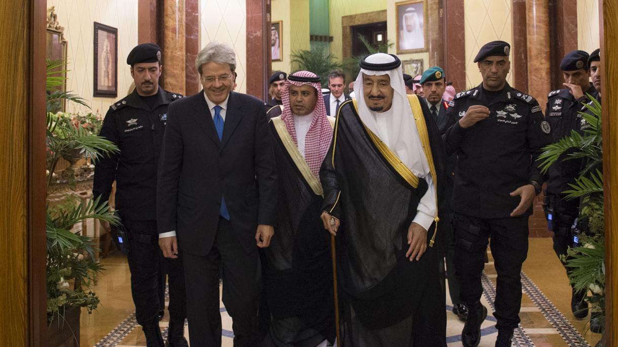 沙特国王在利雅得接见意大利总理真蒂洛尼
