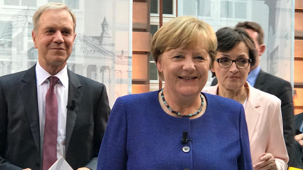 Merkel ellen tüntettek