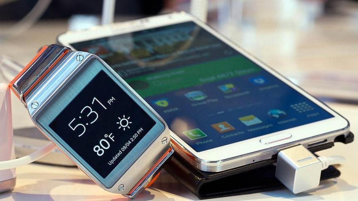 Yeni “Samsung W2018” smartfonu iki ekrana malikdir