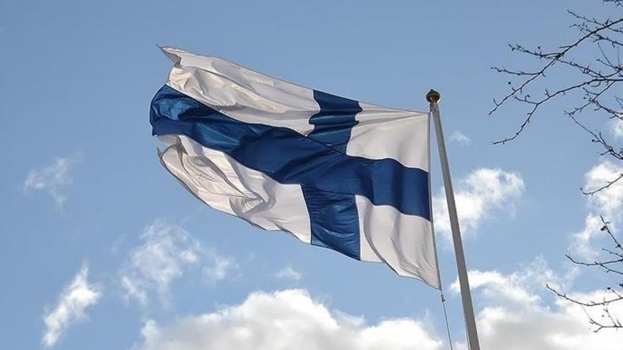 فنلانددا بری مکتبده سلاحلی سالدیری اولوب