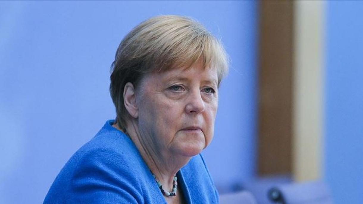A német kancellár titokban meglátogatta betegágyánál az orosz ellenzéki politikust
