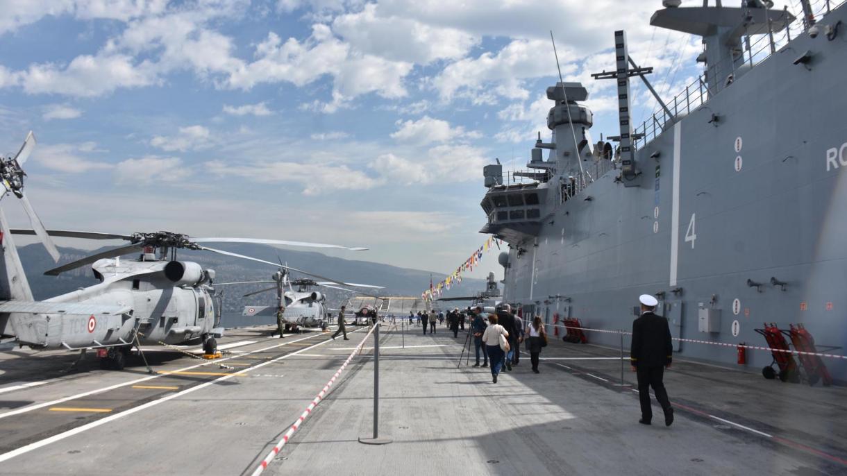 全球首艘武装无人舰在伊兹密尔向参观者开放