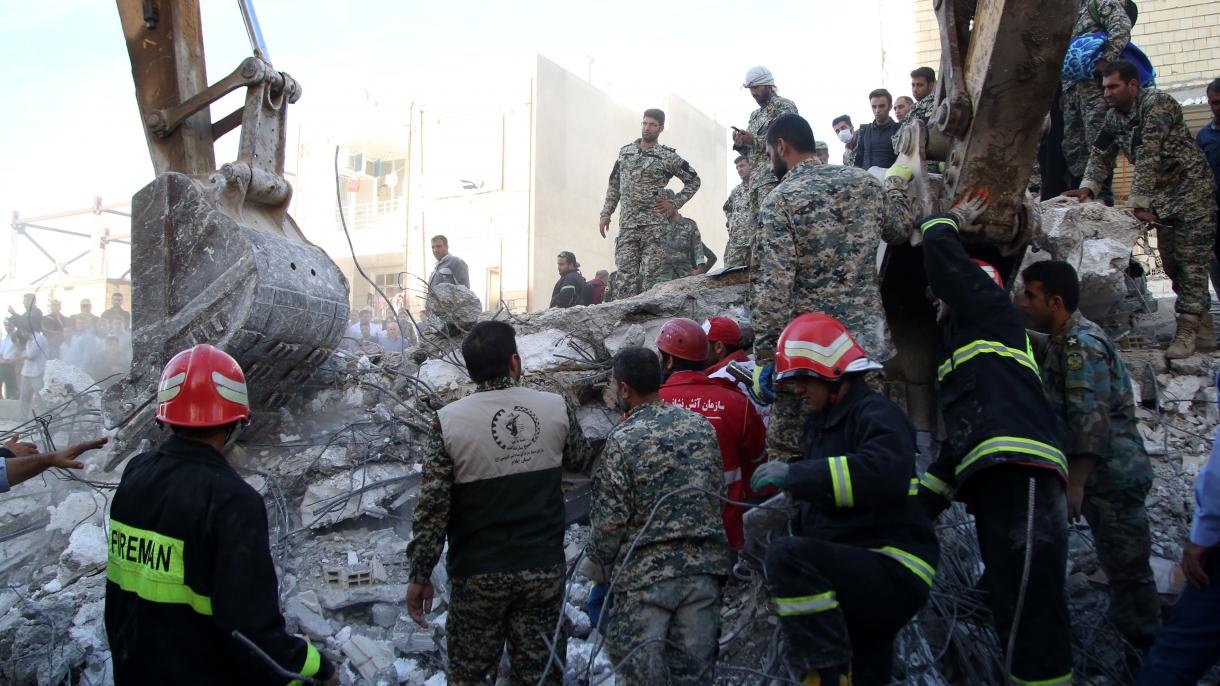 افزایش شمار قربانیان زلزله در ایران