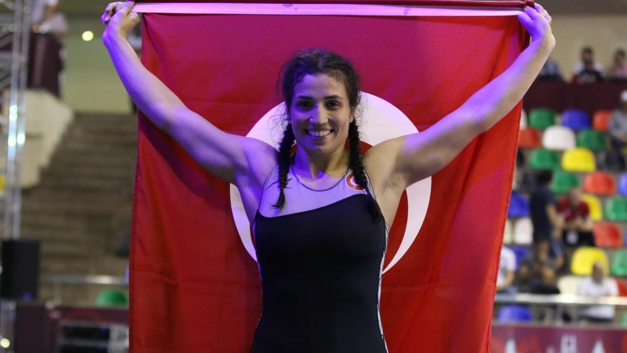 La selección turca junior de lucha lleva medallas en el Campeonato de Europa