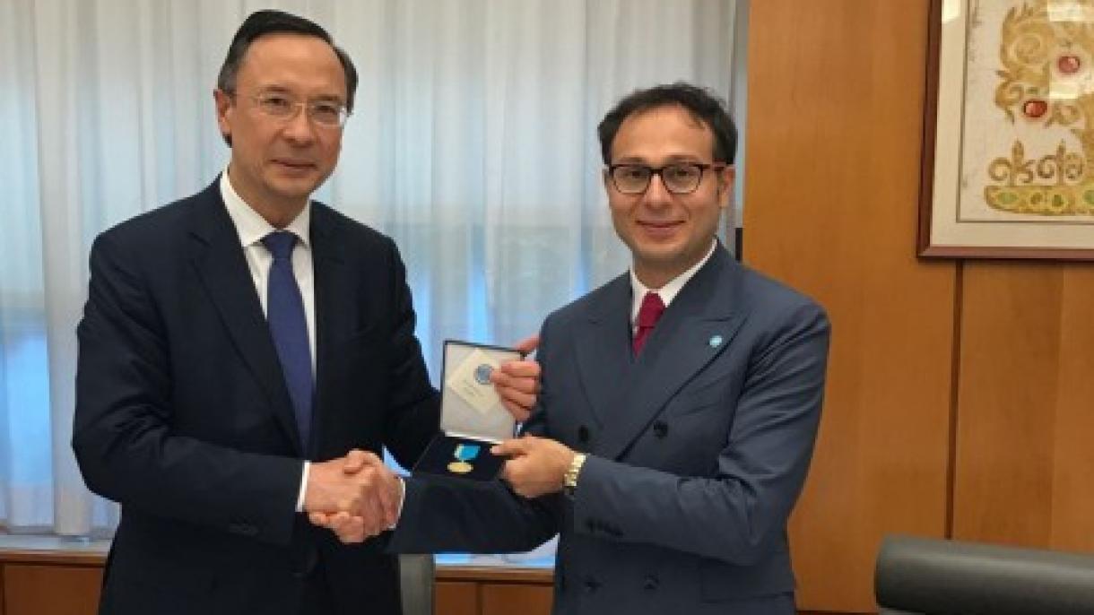 Türk Şurasının baş katibi Qazaxıstanın medalı ilə təltif olundu