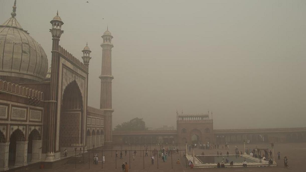 印度首都雾霾严重决定停止施工两天