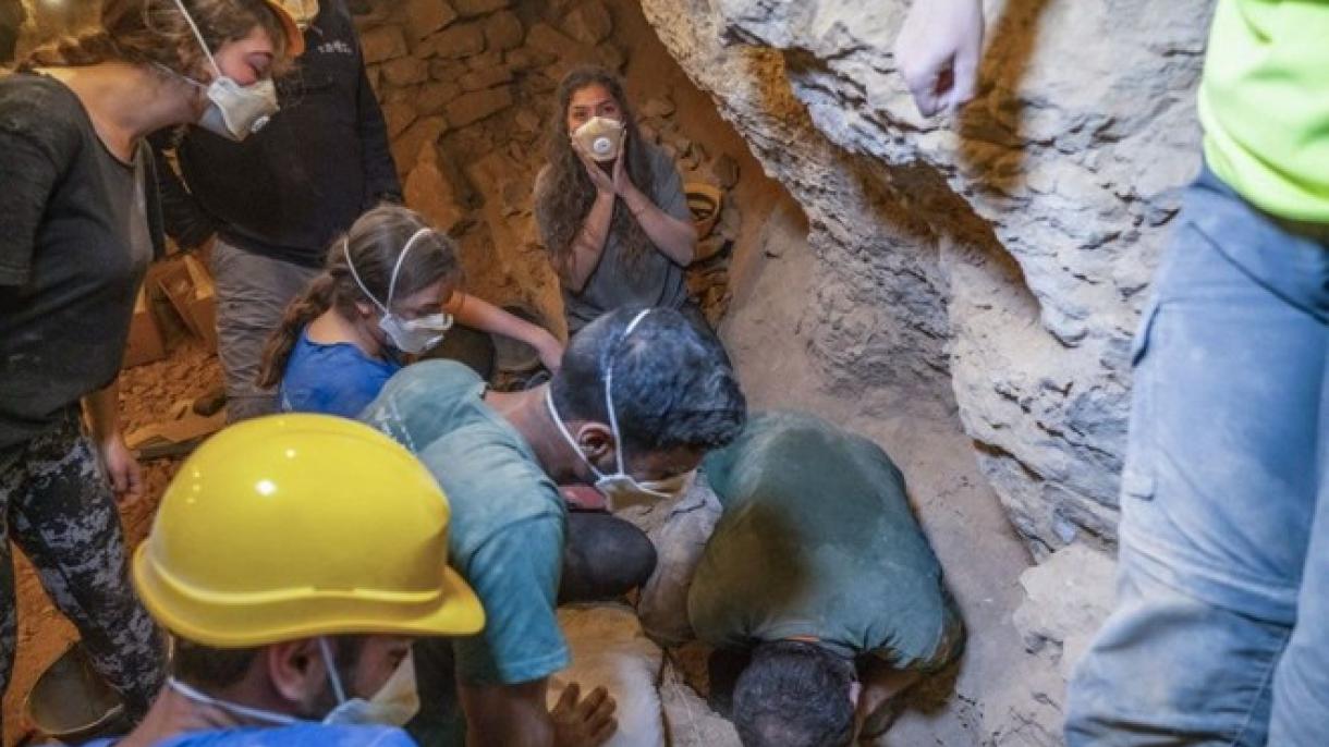 Qurqu mäğaräsendä 6 meñ yıllıq bala skeletı tabıldı