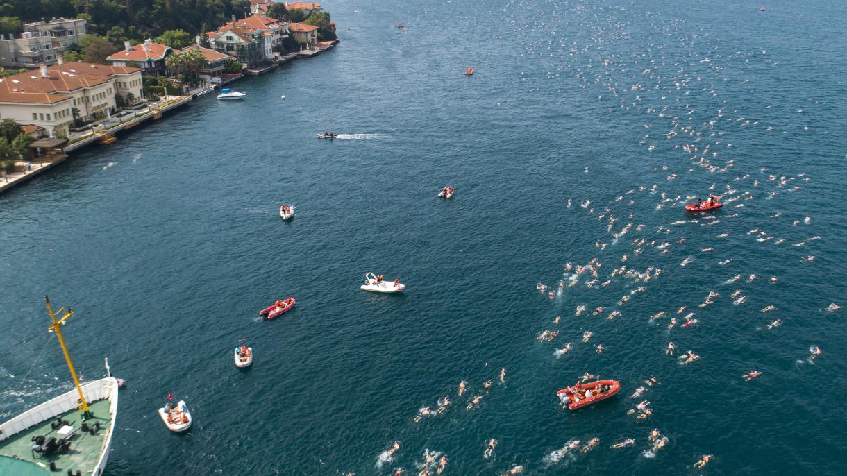 Estambul acoge Carrera Intercontinental de la Natación con 2.419 nadadores