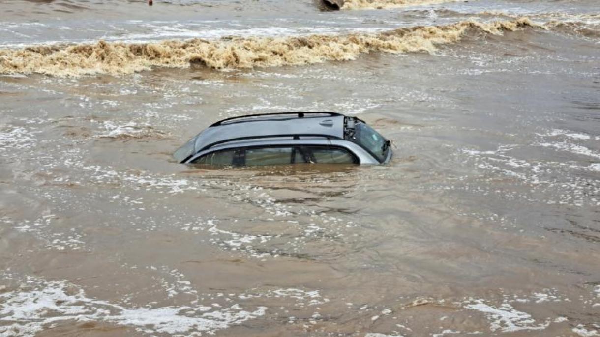 Трима загинали при наводненията в Гърция...