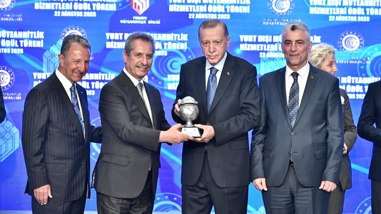 Erdoğan Yurt Dışı Müteahhitlik Hizmetleri Ödül Töreni.jpg