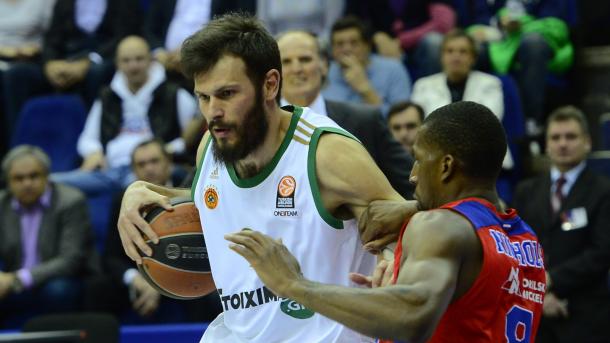 Yunoniston Basketbol milliy terma jamoasi kapitani Fotsis Turkiya fuqarosi bo'ldi