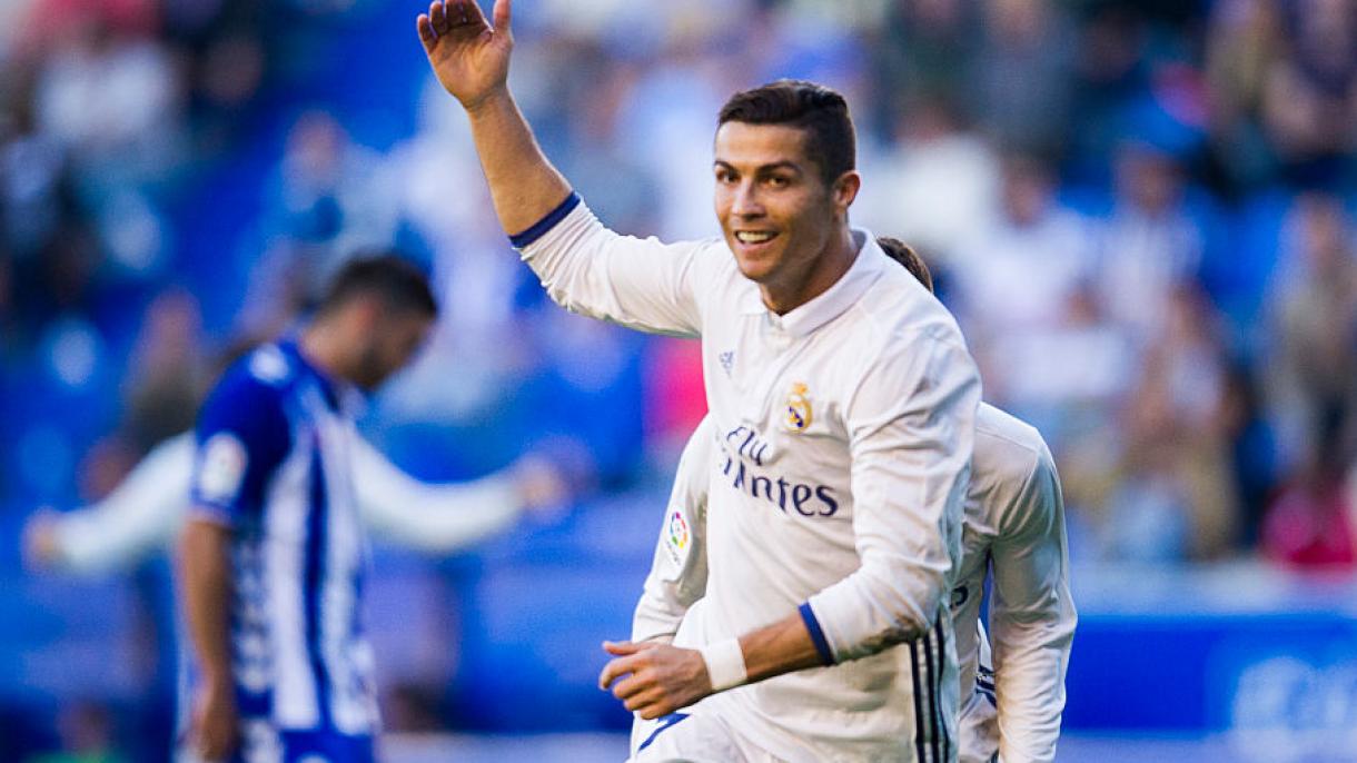 Cristiano Ronaldo 2021-ig hosszabbít szerződést a Real Madriddal