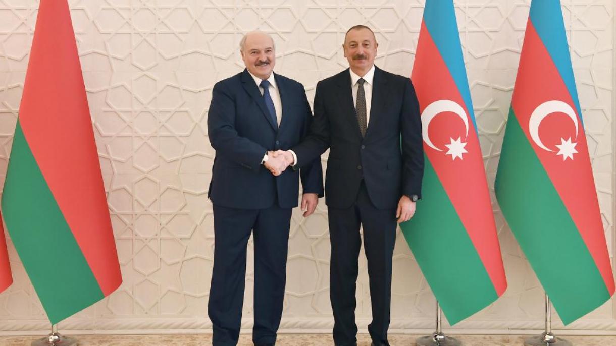Азербайжандын президенти Алиев Белорусиянын президентин кабыл алды