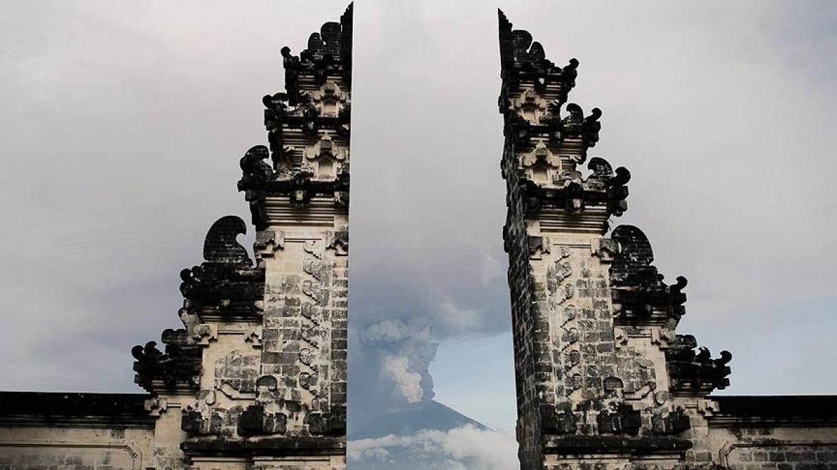 La actividad del volcán Agung afecta negativamente el turismo en Bali