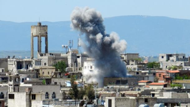 Exército sírio lança bombas de vácuo contra os opositores