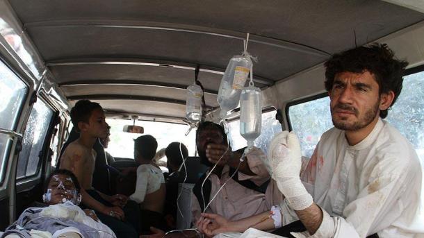 阿富汗发生严重交通事故致52人死