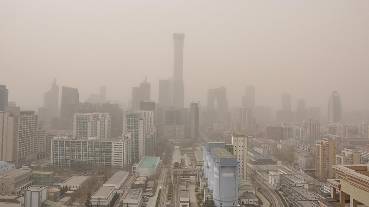 中国首都再遭沙尘暴侵袭 能见度降至1公里以下
