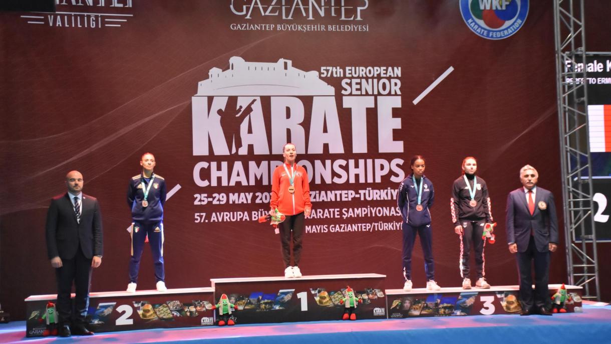 7 medallas de deportistas nacionales en el Campeonato Europeo de Karate
