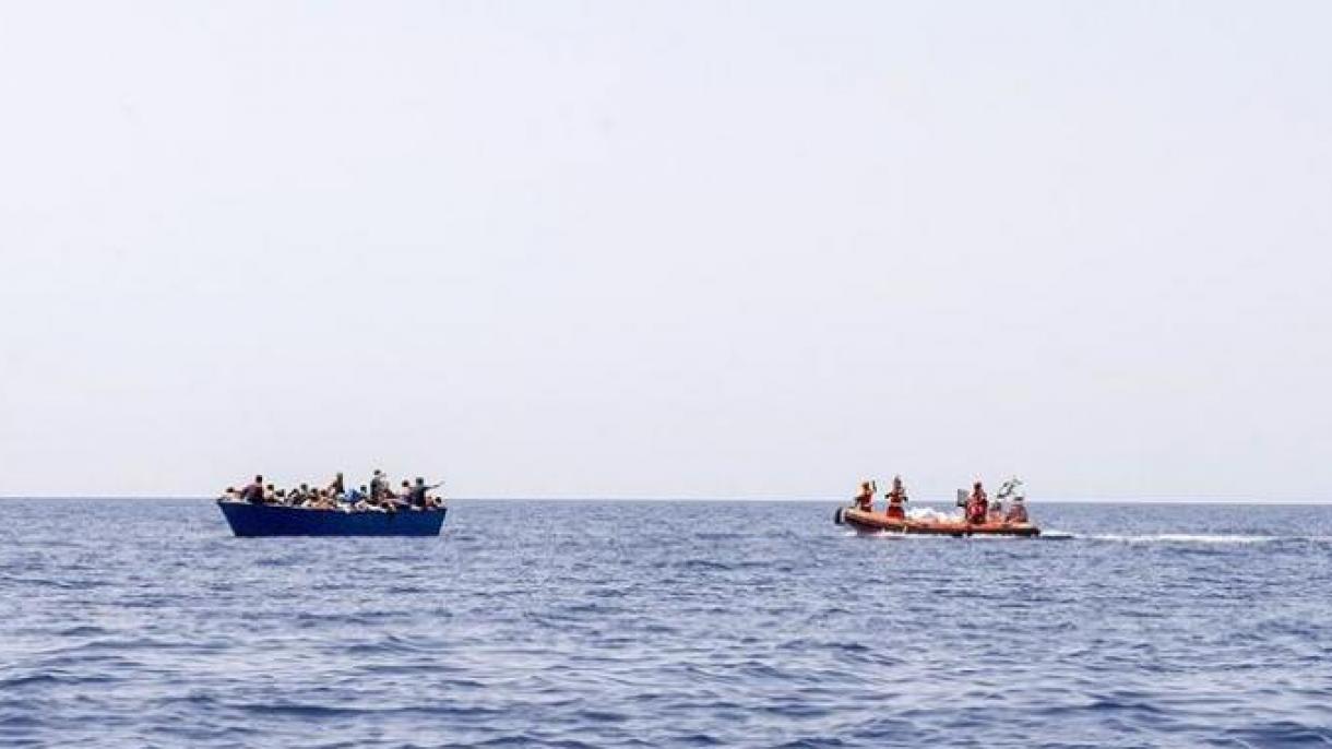 Guardia costiera greca continua a spingere i rifugiati verso le acque turche