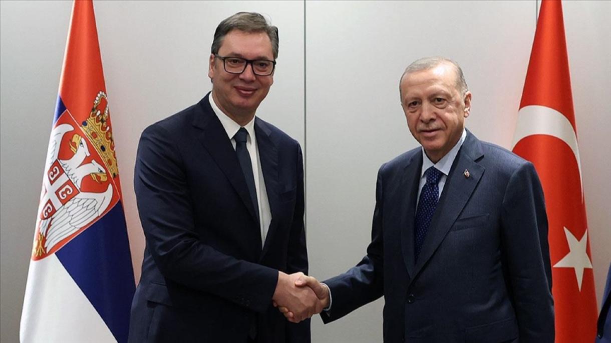 Erdoğan külön-külön tárgyalt a szerb és egyiptomi államfővel