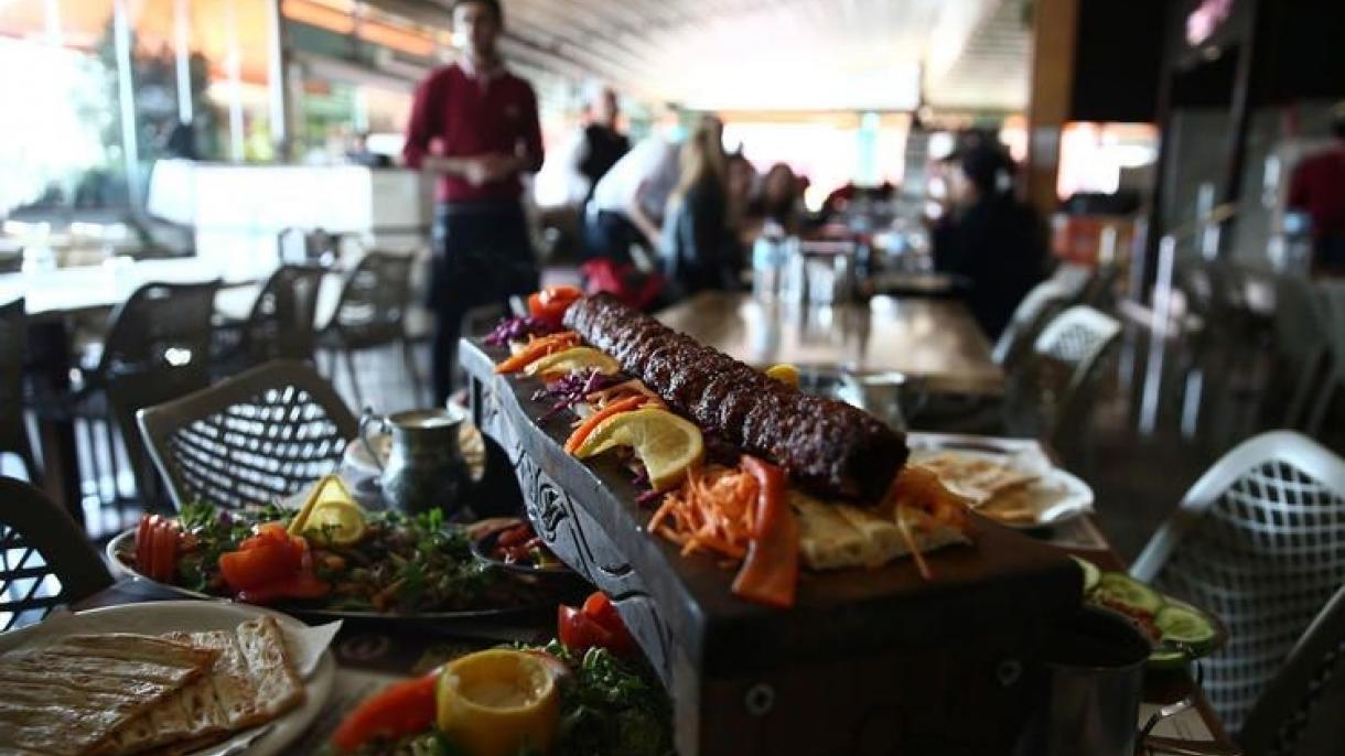 O 'boru-kebab' de um metro, o último prato da culinária Adana