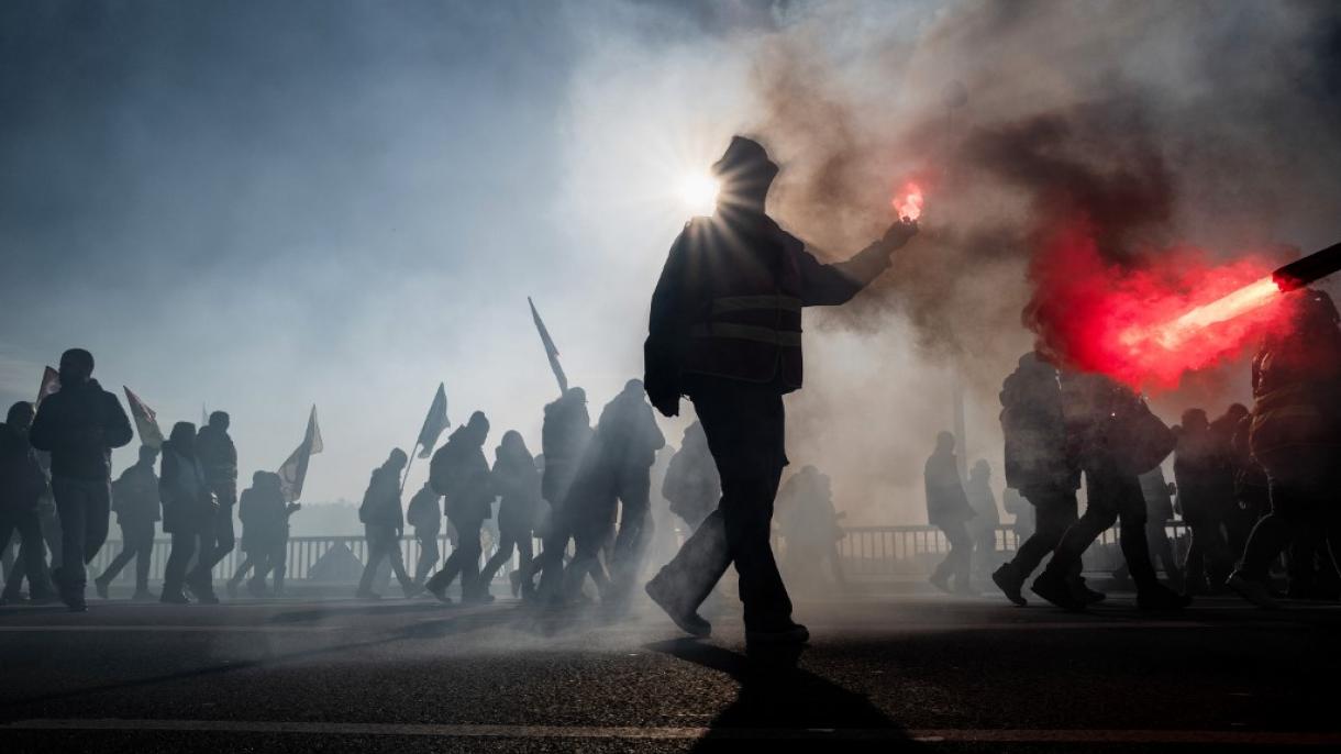 Γαλλία: Διαδηλώσεις κατά της συνταξιοδοτικής μεταρρύθμισης του Μακρόν
