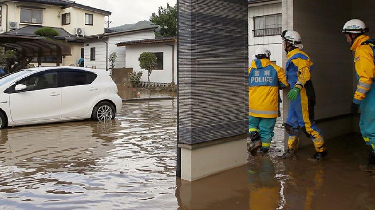 Földcsuszamlások és árvizek Japánban