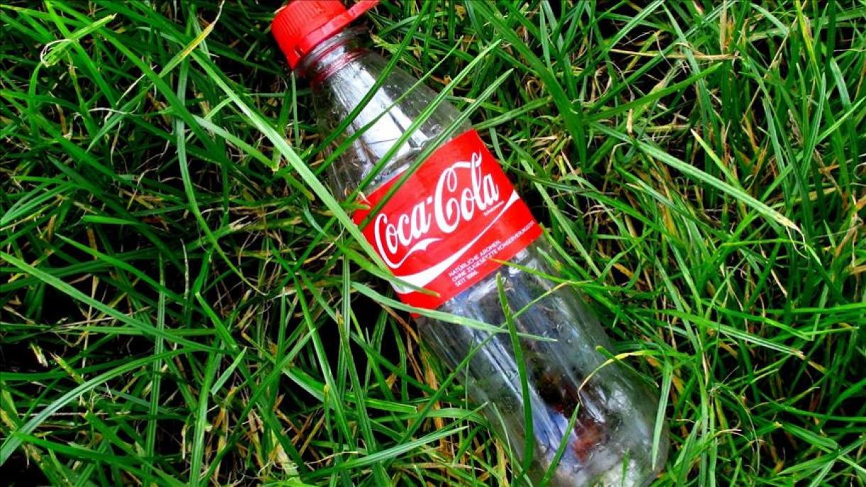 Coca Cola ocupa la primera posición como la corporación más contaminadora de plásticos en el mundo