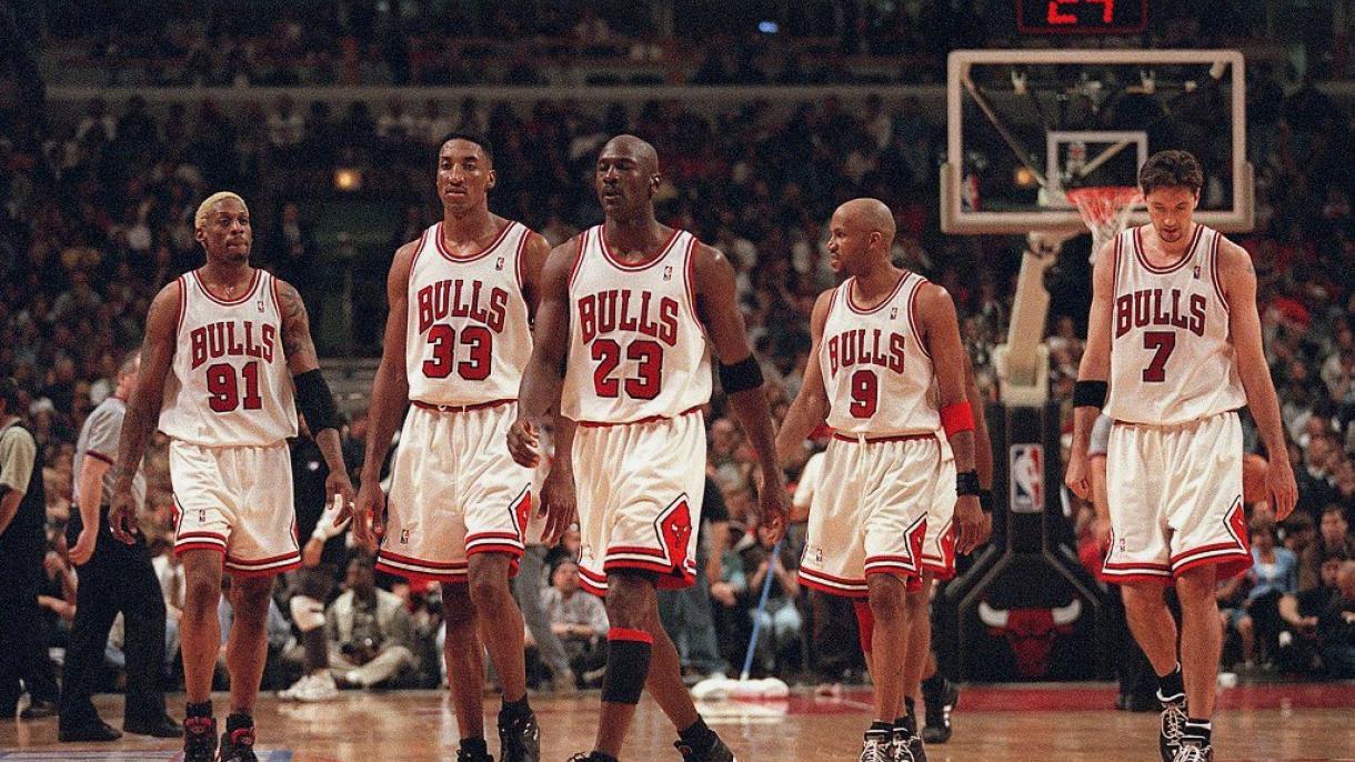 Több mint 190 ezer dollárért kelt el Michael Jordan sportcipője
